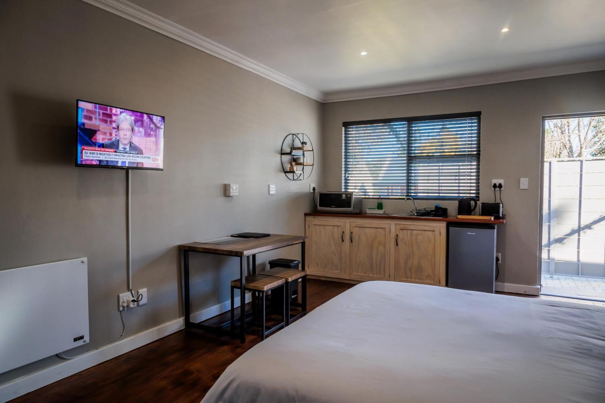 Marilyn'S Rooms Свелендам Номер фото