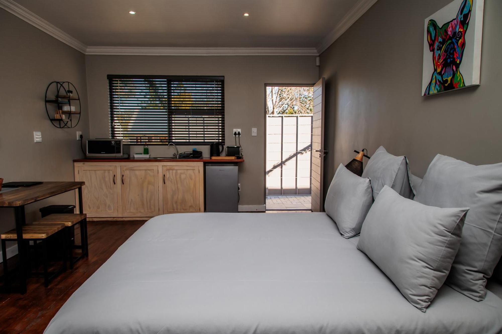 Marilyn'S Rooms Свелендам Номер фото